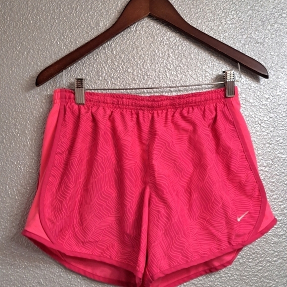 Nike Girl's Pink Athletic Shorts   Size XL - Picture 1 of 5
